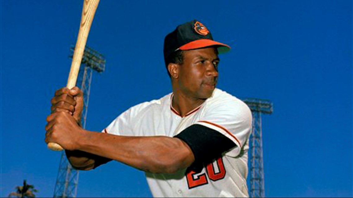 Frank Robinson's groundbreaking baseball life! 