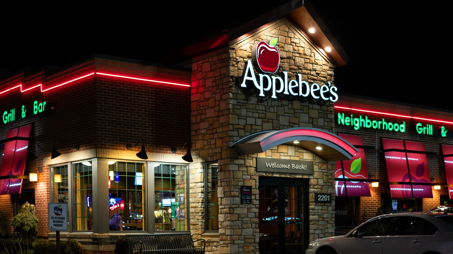 Applebee's date night pass offers a year of weekly dates for 200