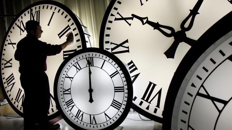 Daylight saving time: Clocks 'fall back' just days from now | krem.com