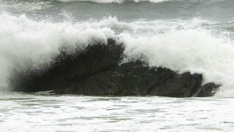 High threat for sneaker waves at Oregon coast this week