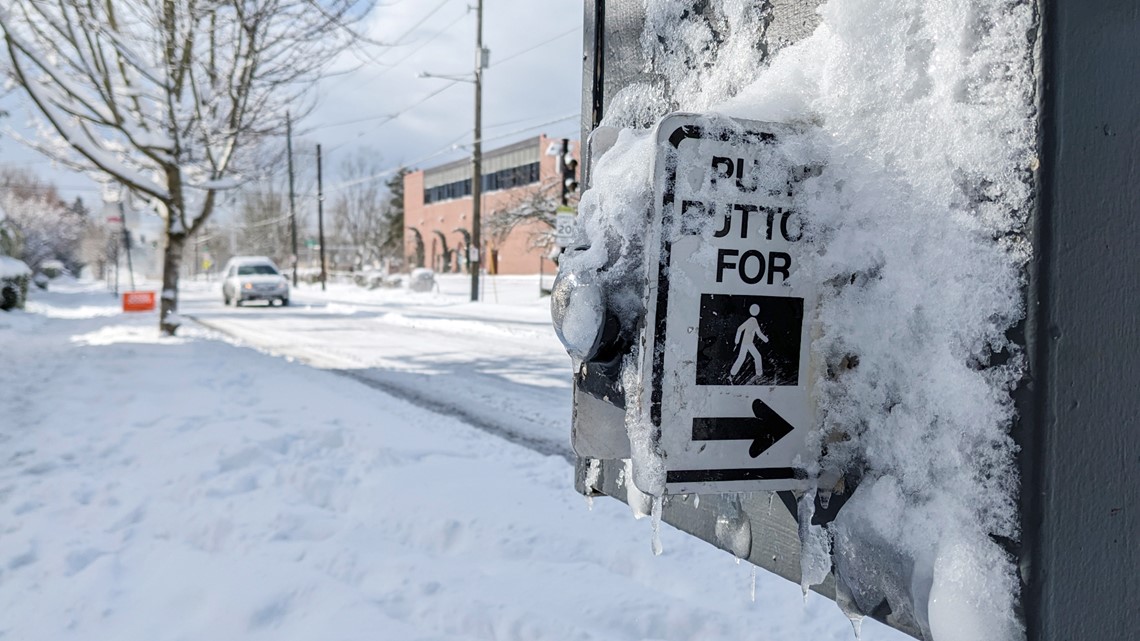Snow in Portland: Supplies to pack in an emergency kit - Vimarsana News