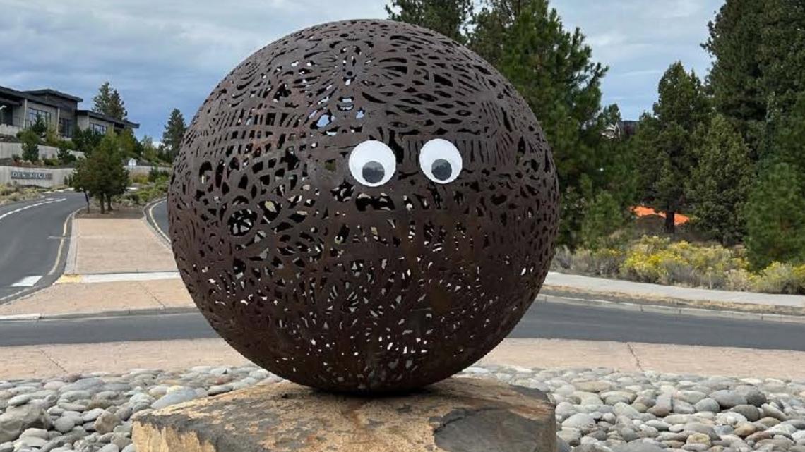 Googie Triangles Man says he was behind some of the viral googly eyes on Oregon public ...