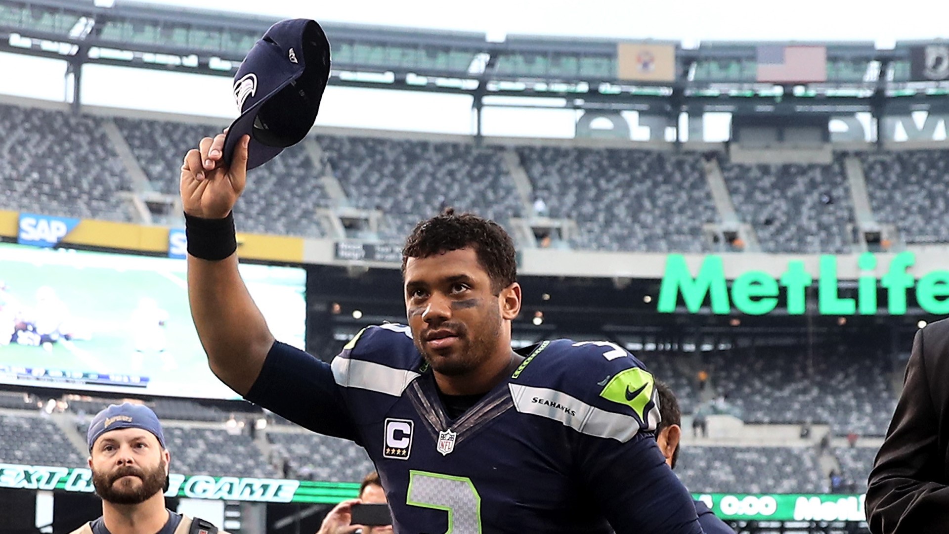 Columnist who thought Russell Wilson 'wasn't great' sort of apologizes ...