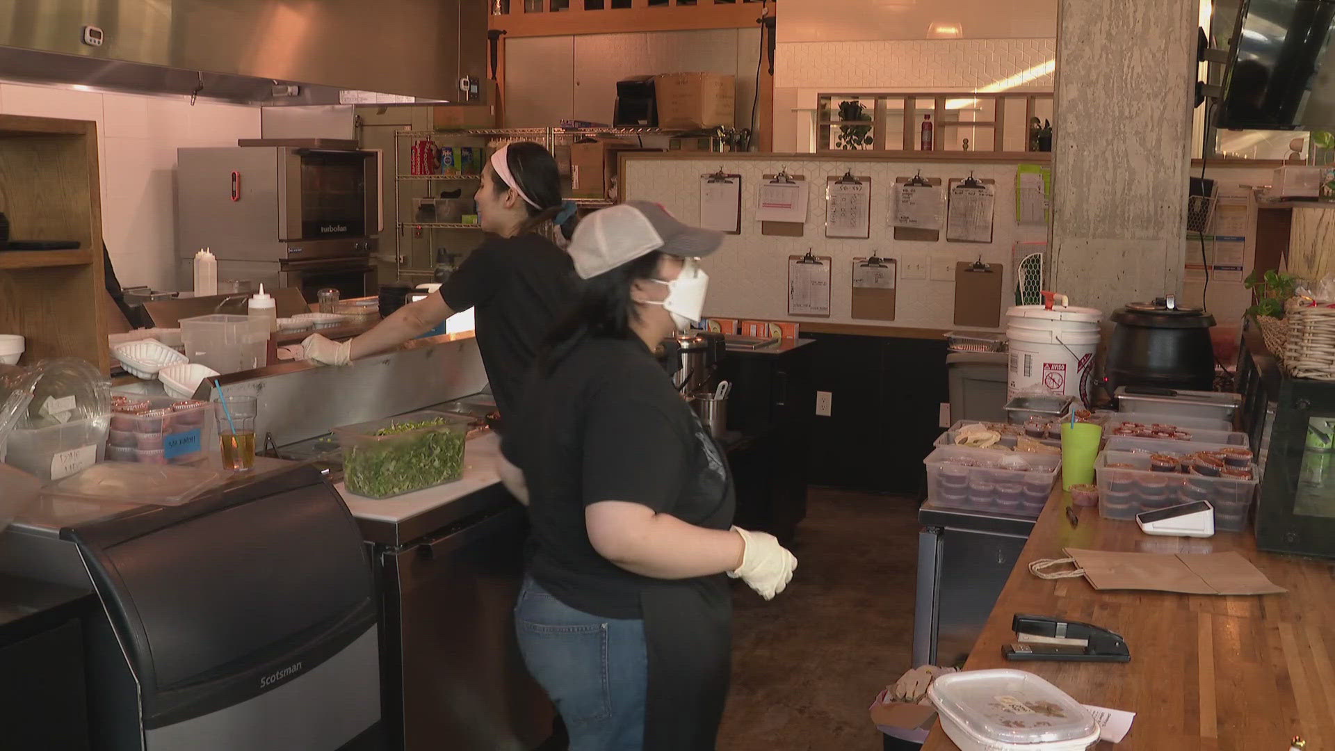 The Seattle City Council has not acted on a proposed compromise bill set forth in part by food delivery apps, and time is up for local restaurants.