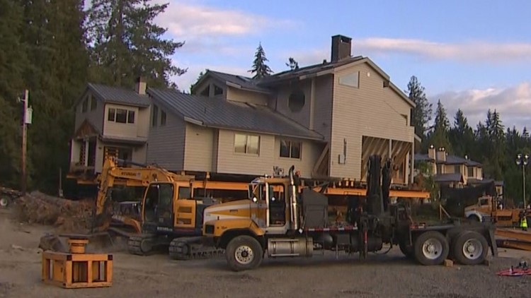 8,000-square foot house floats across Puget Sound to new home