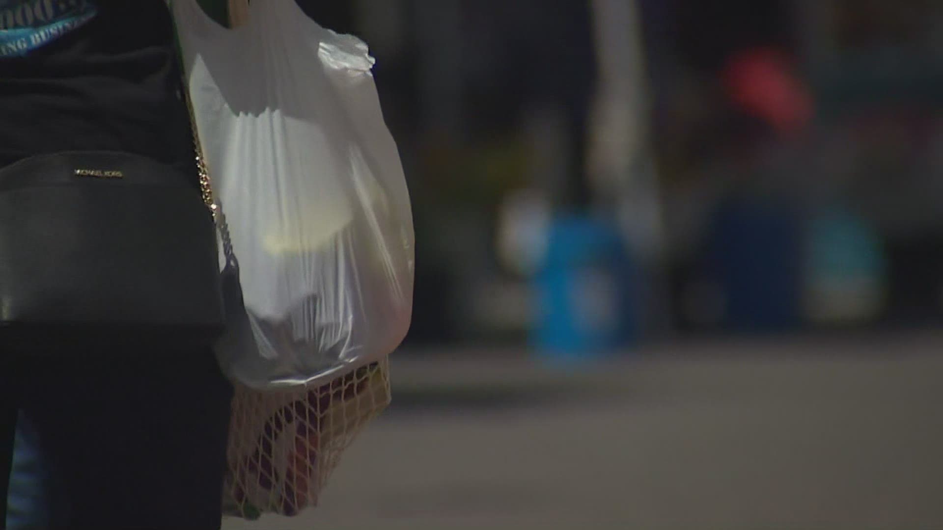 Plastic bags banned in Washington starting October 1