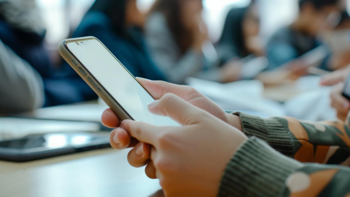 Seattle Public Schools announces cellphone ban