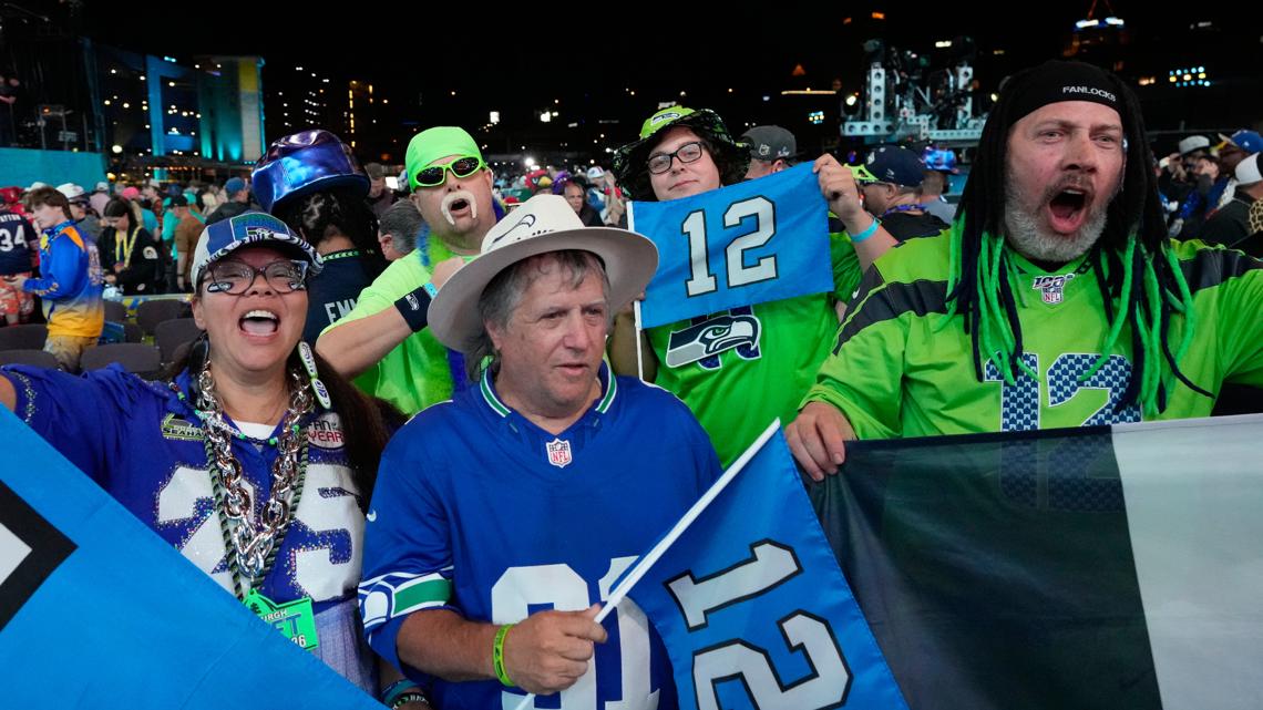 Seahawks Draft RB Jadarian Price at No. 32 in 2026 NFL Draft - deportes news from KREM