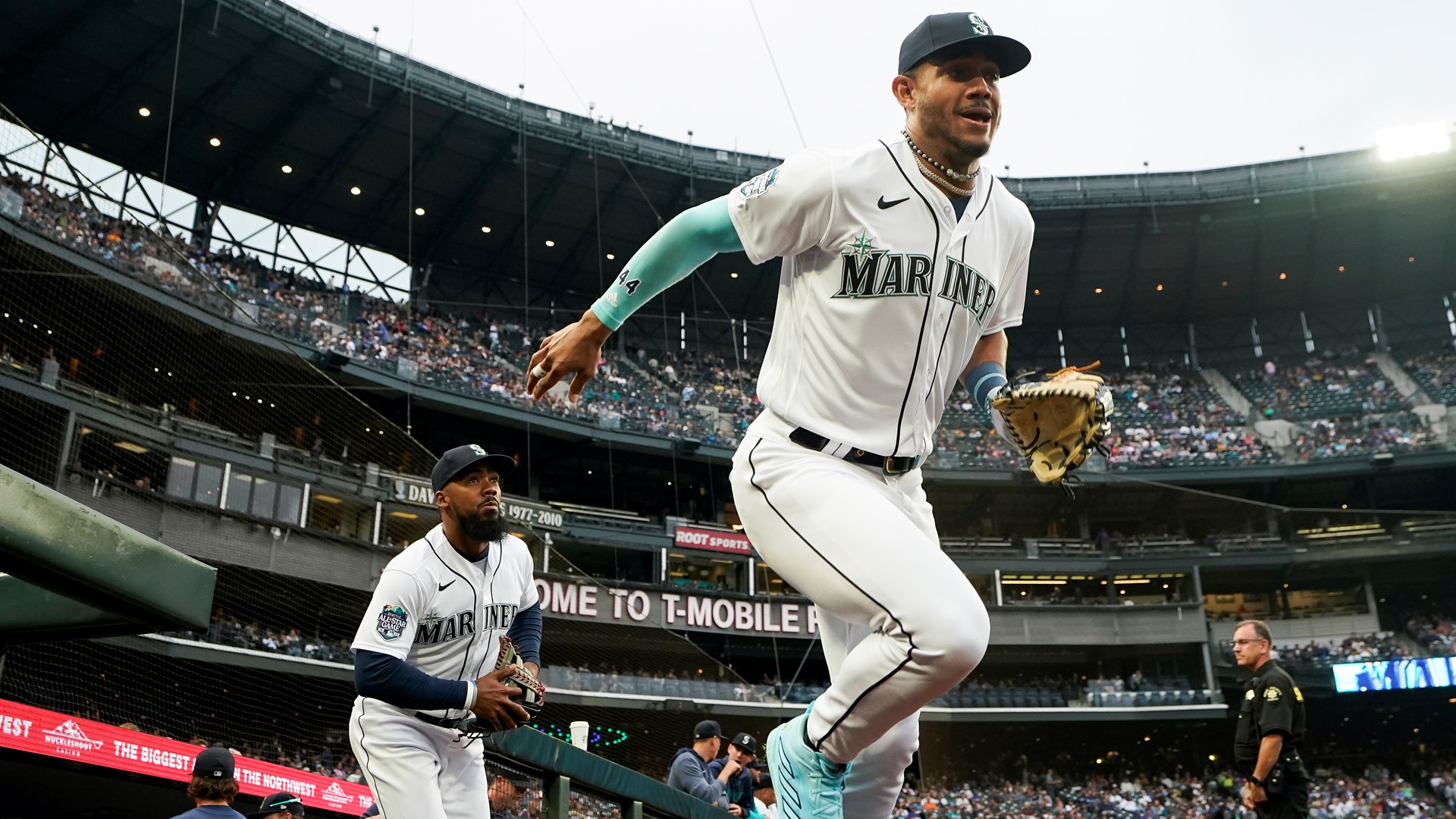 Mariners centerfielder Julio Rodriguez spoke to KING 5's Chris Egan in a one-on-one interview before spring training.