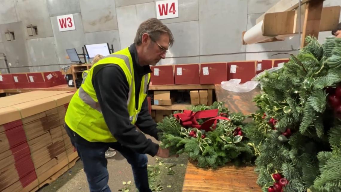 Pacific Northwest wreath maker ships 25,000 products daily during holiday rush