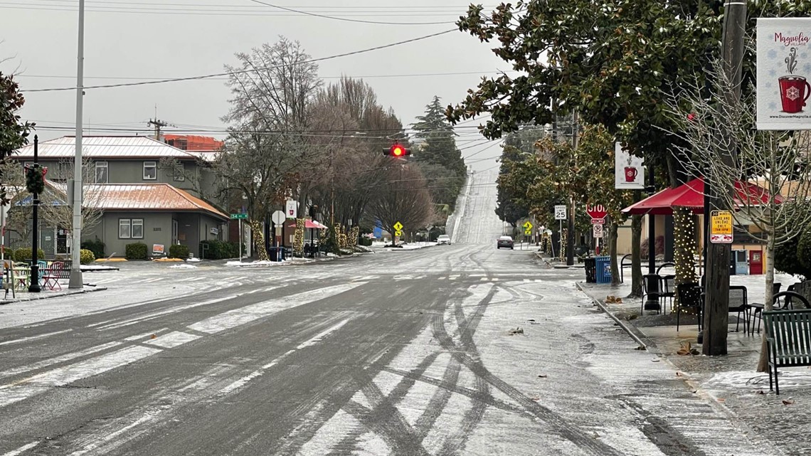 Power outages, road closures, flight delays in western Washington - Vimarsana News