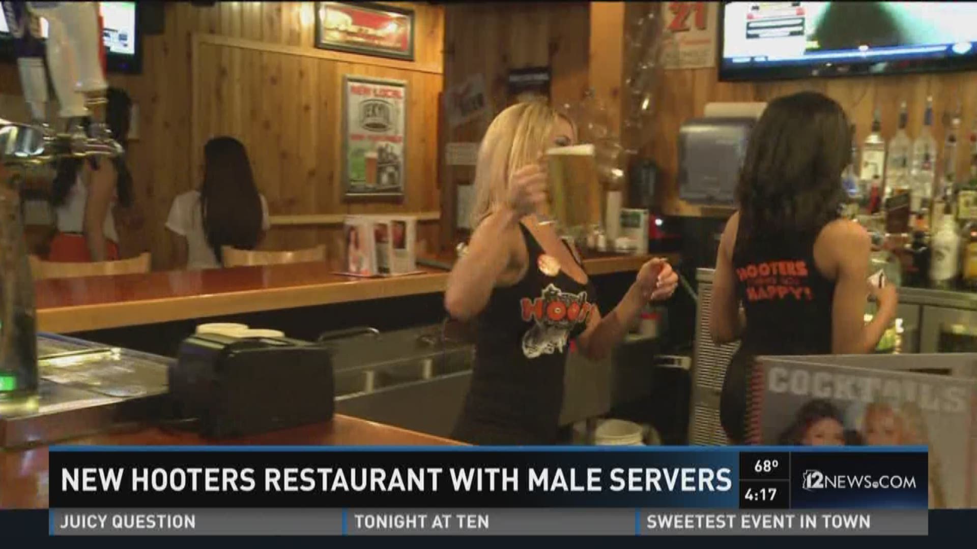 New Hooters restaurant with male servers