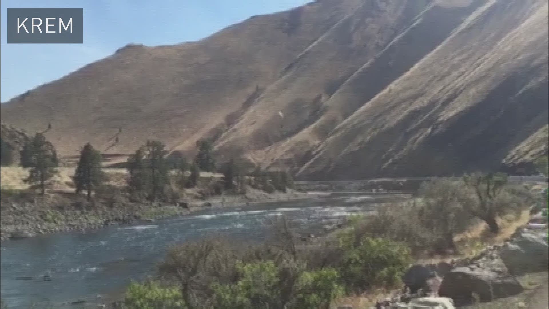 A wildfire burned between 300-500 acres Thursday near Riggins, Idaho. (8/18/16)