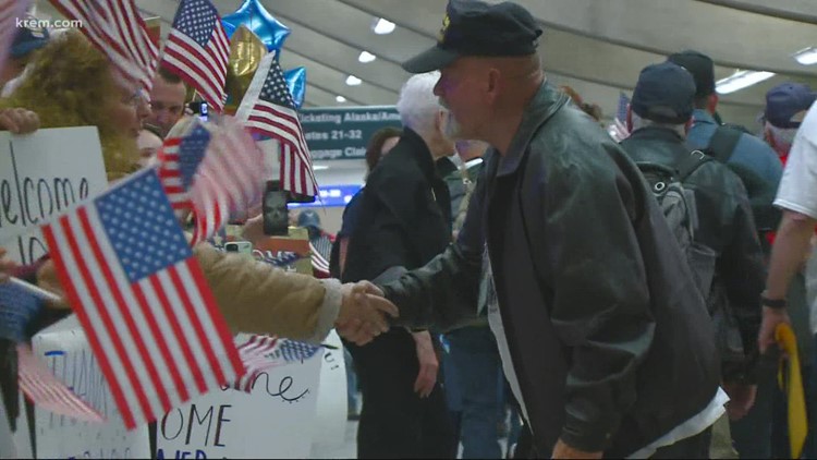Veterans welcomed home as Honor Flight returns to Spokane