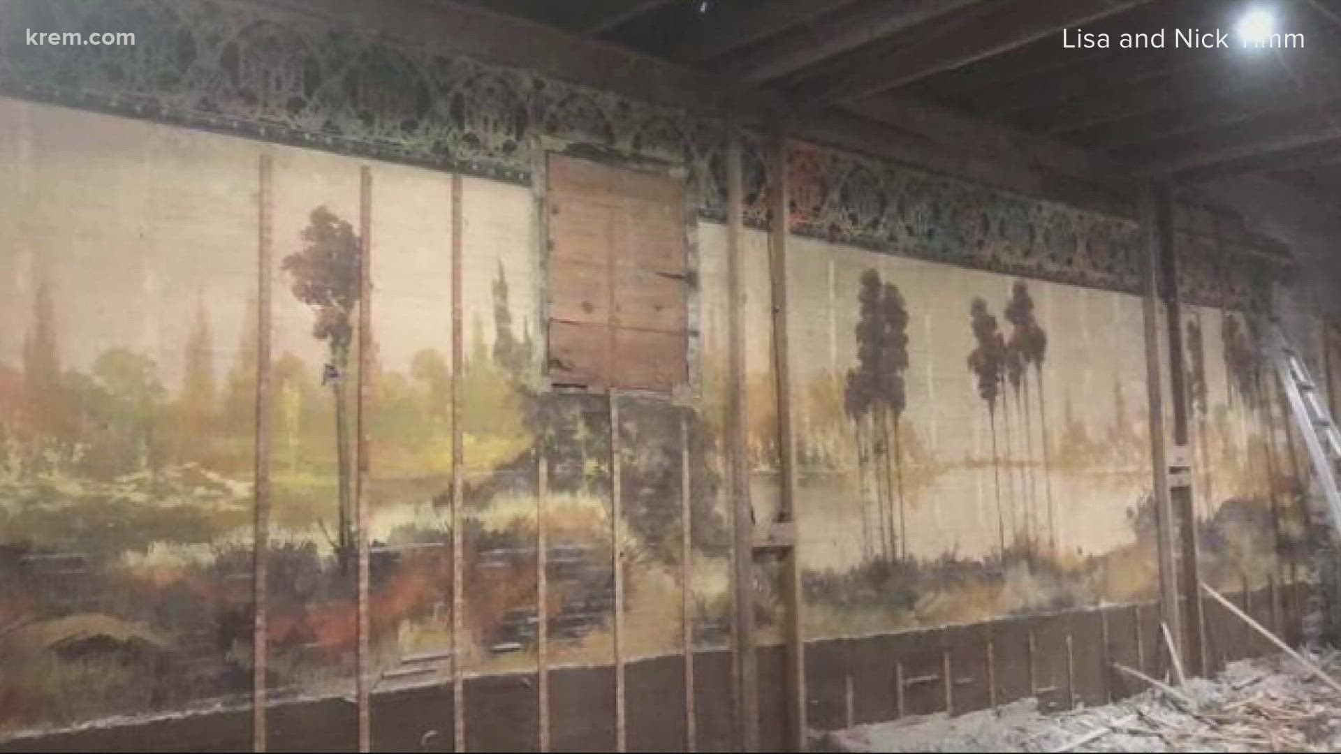 No signature has been found on the mural, but there is a possibility it was painted by famed Western photographer Frank Matsura.