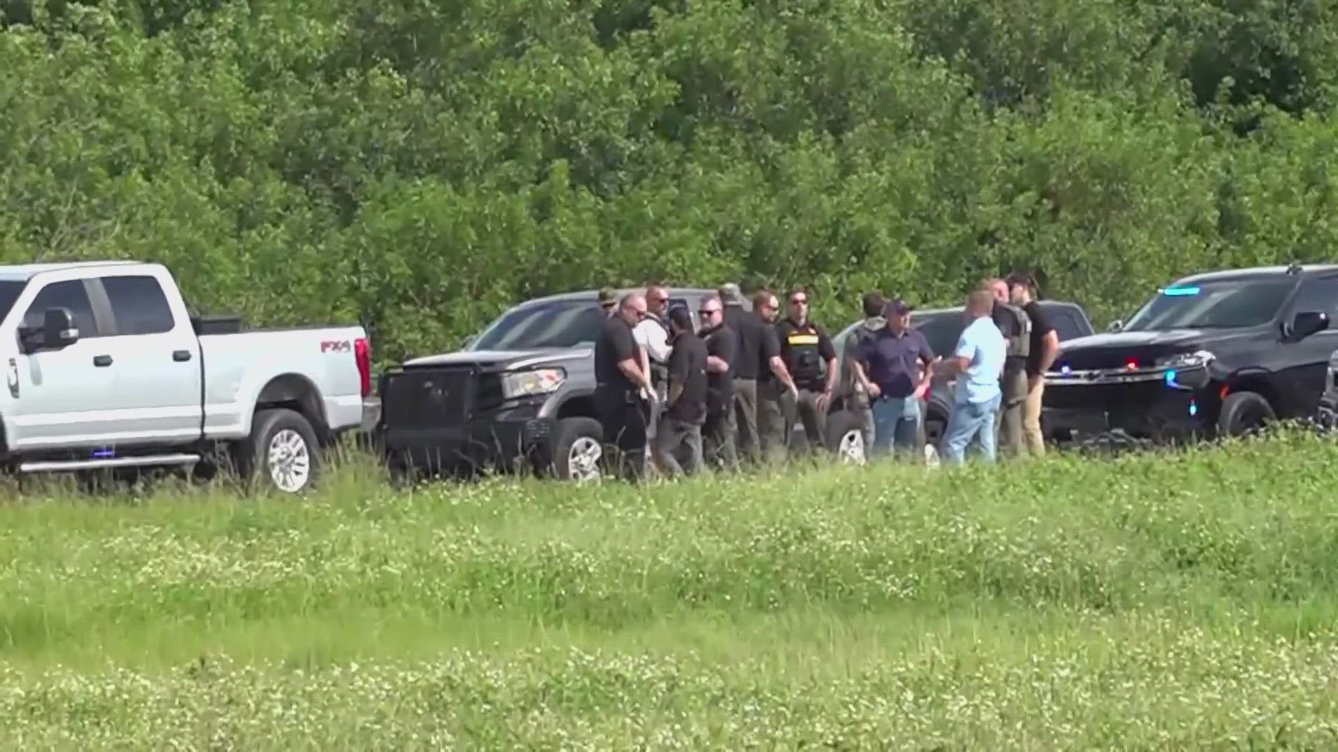 The FBI is investigating what appears to be a second assassination attempt on Trump. The incident happened at Trump’s golf course in West Palm Beach. Via: CBS News