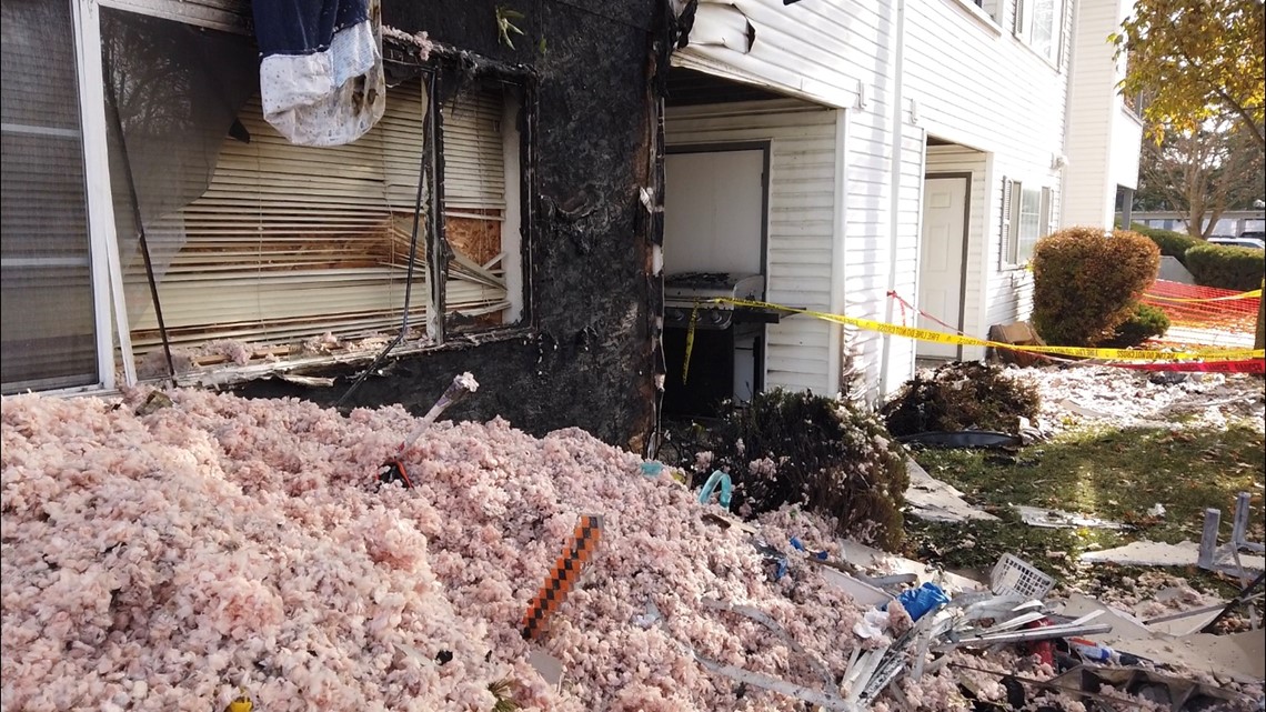 Six apartments destroyed in Spokane Valley fire