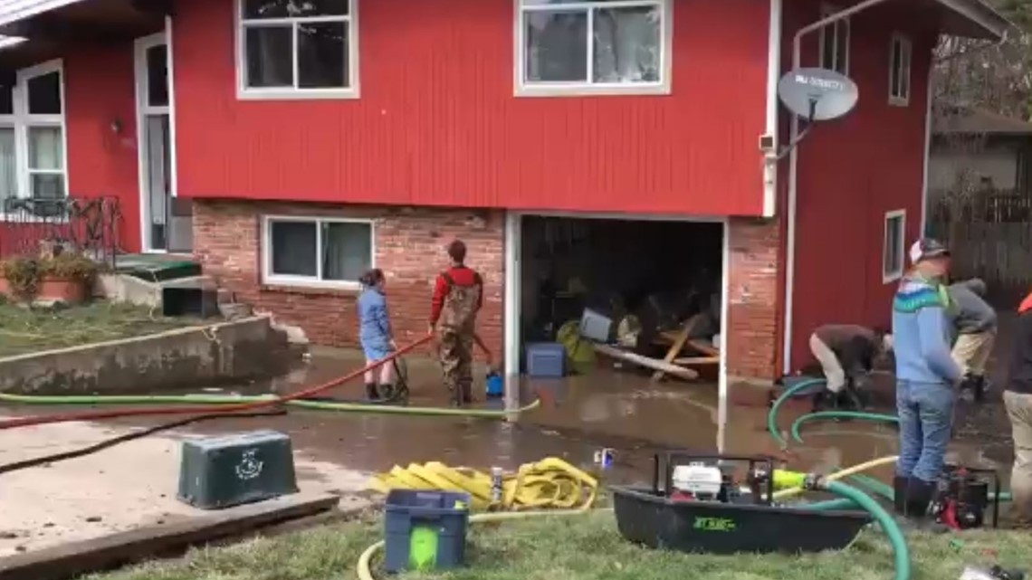 Moscow starts cleanup after record flooding