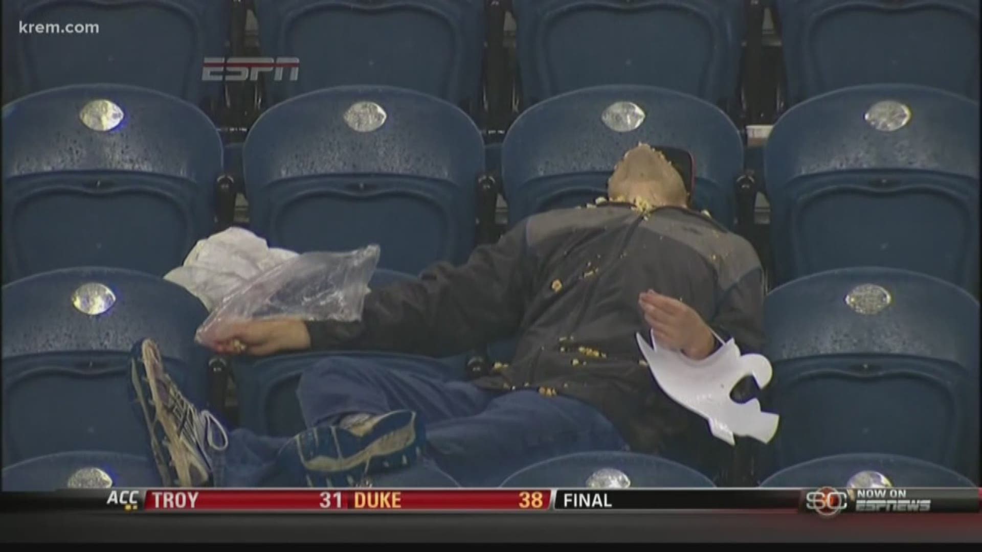 During a Washington State University football game against Stanford in 2013, ESPN cameras honed in on a Coug fan kicking back and chowing down on some popcorn. He was blissfully unaware of the camera's presence, much to the announcers' amusement.