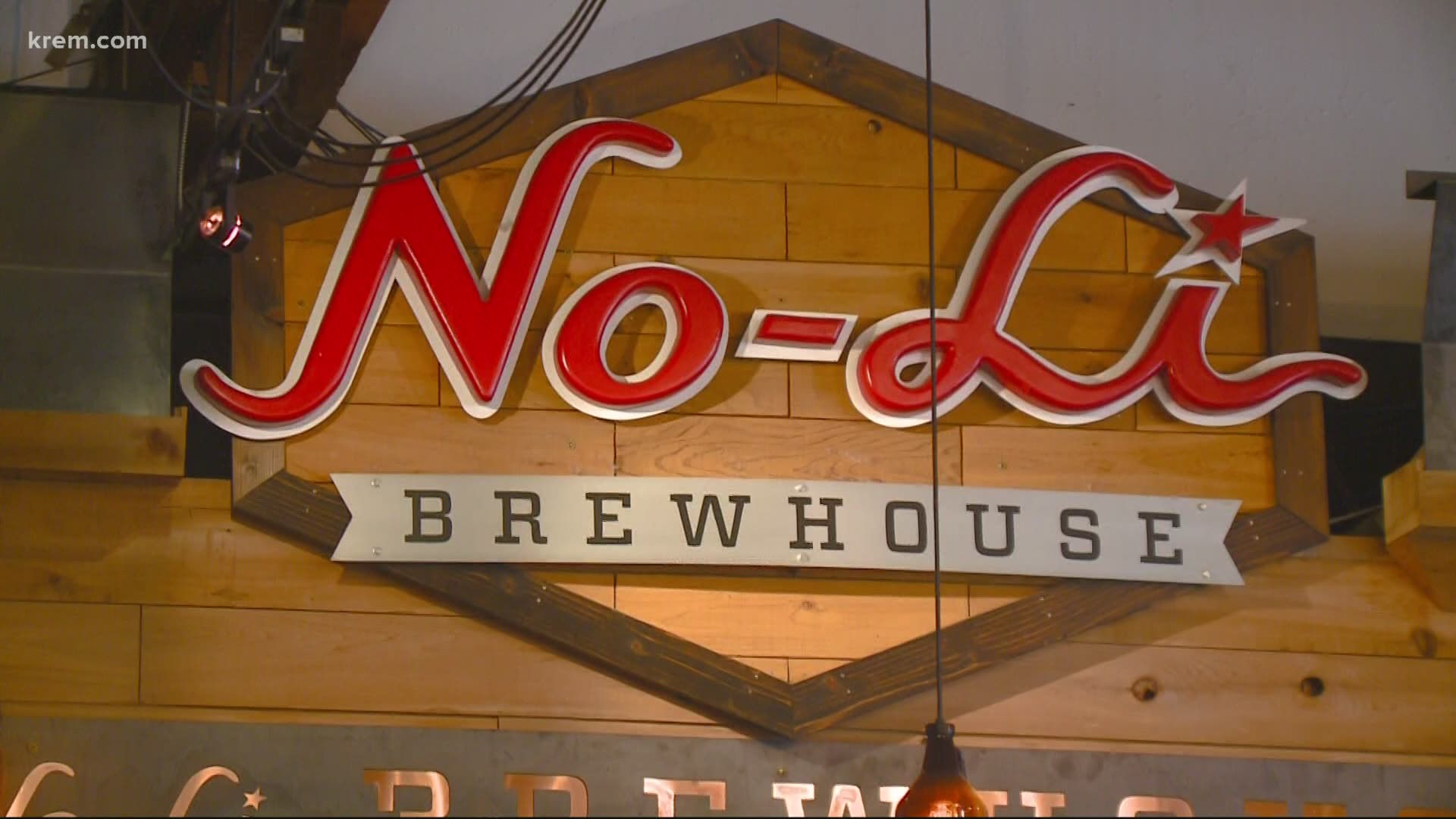 No-Li Brewhouse is giving away hundreds of free snow shovels to anyone who promises to pay it forward by shoveling a driveway for a neighbor or a friend.