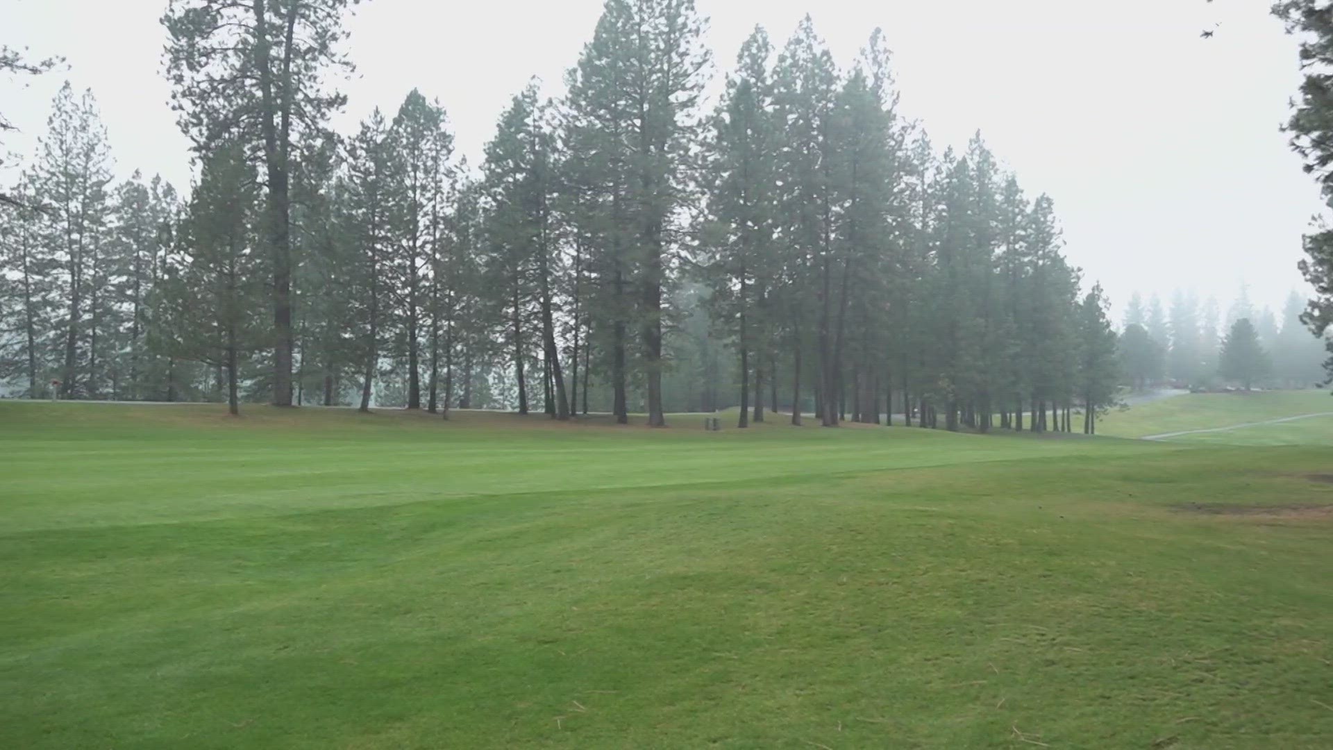 The golf courses are getting ready to close for the winter, but for avid golfers there's still some time to tee off.