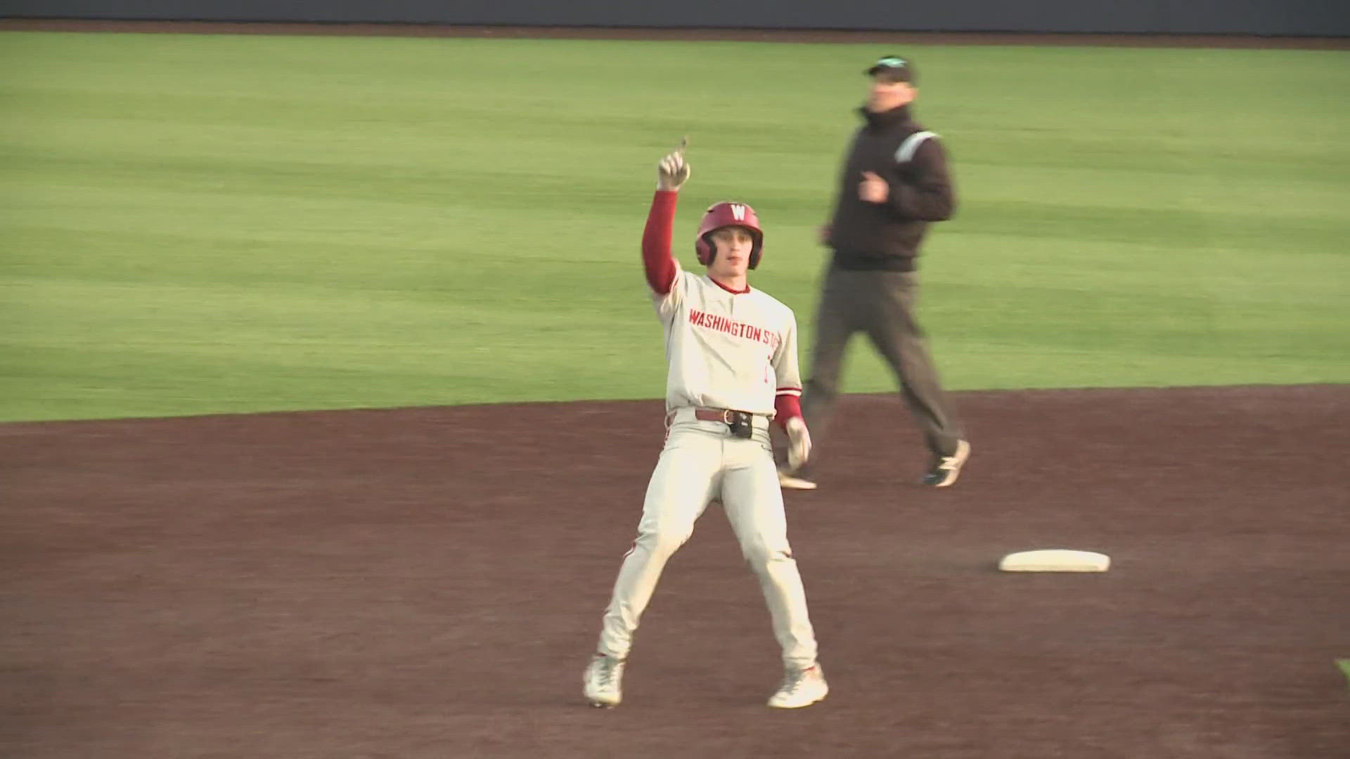 Hainline hit .280 with 11 home runs in his final year of college at Oregon State alongside top overall pick Travis Bazzana.