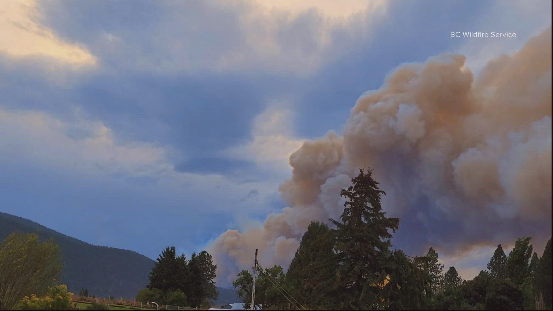 Level 2 (Get Set) Evacuations have been issued for the town of Danville and the area north of Big Goosmus Road, along Highway 21 all the way to the Canadian border.