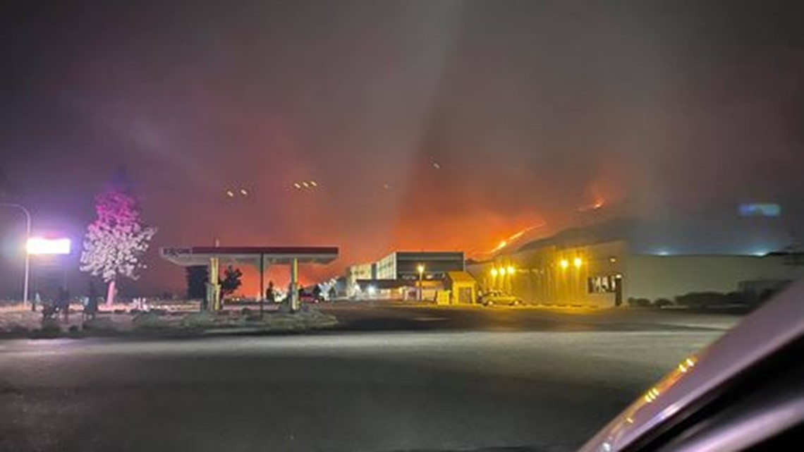 Photos and videos of fires near Nespelem