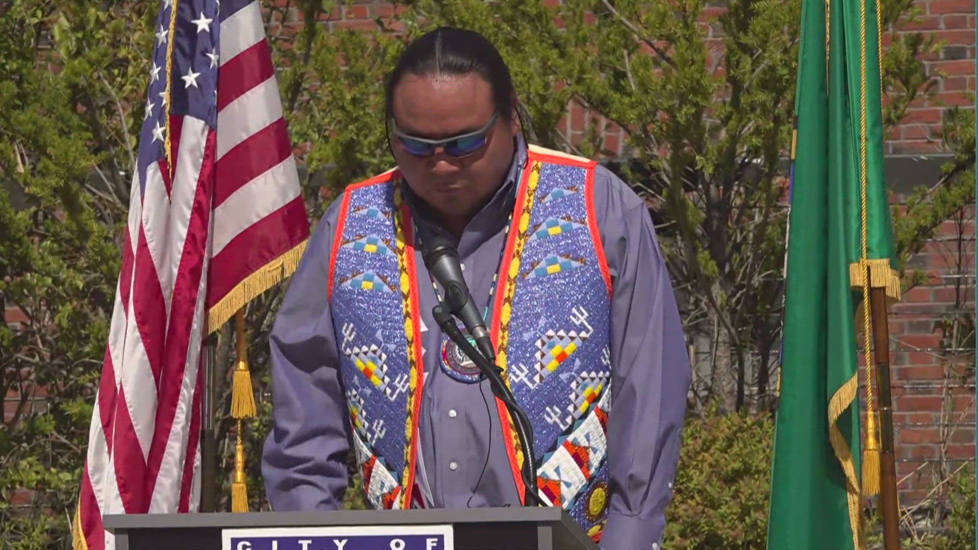 Spokane Tribe member blesses swearing-in of police chief with ceremony ...