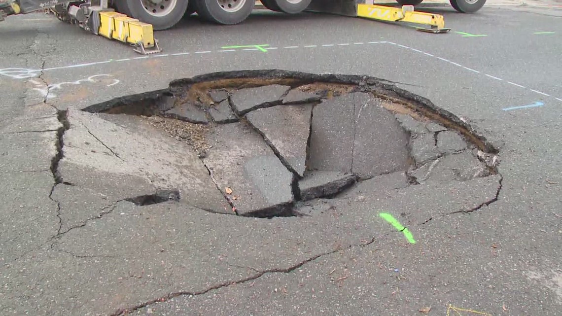 Sinkhole Swallows Spokane Garbage Truck In Perry District Krem sinkhole-swallows-spokane-garbage-truck-in-perry-district-krem