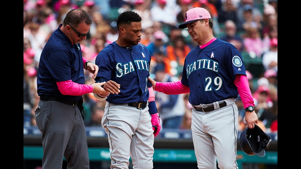 Robinson Cano says hello to Mariners fans  and to facial hair