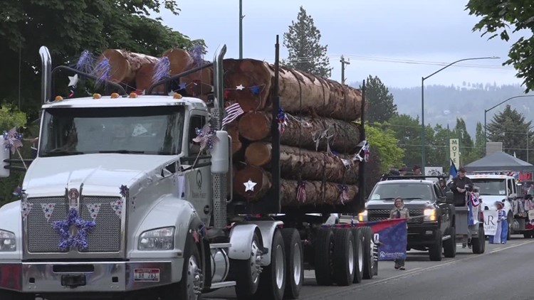 Coeur d'Alene pushes through weather to hold Fourth of July parade