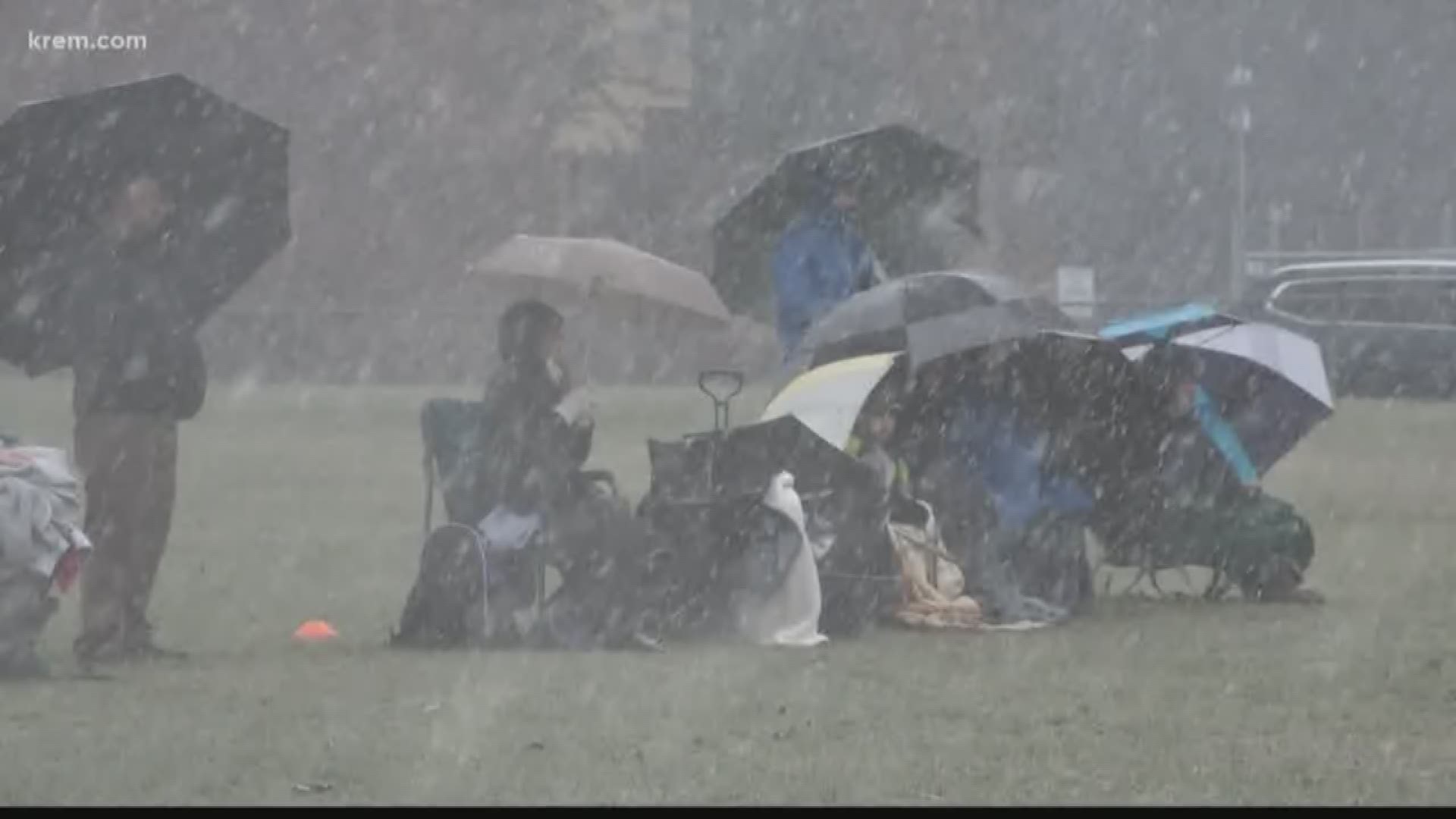 KREM 2's Brandon Jones shows us how a local soccer game made the most of the unexpected snow shower.