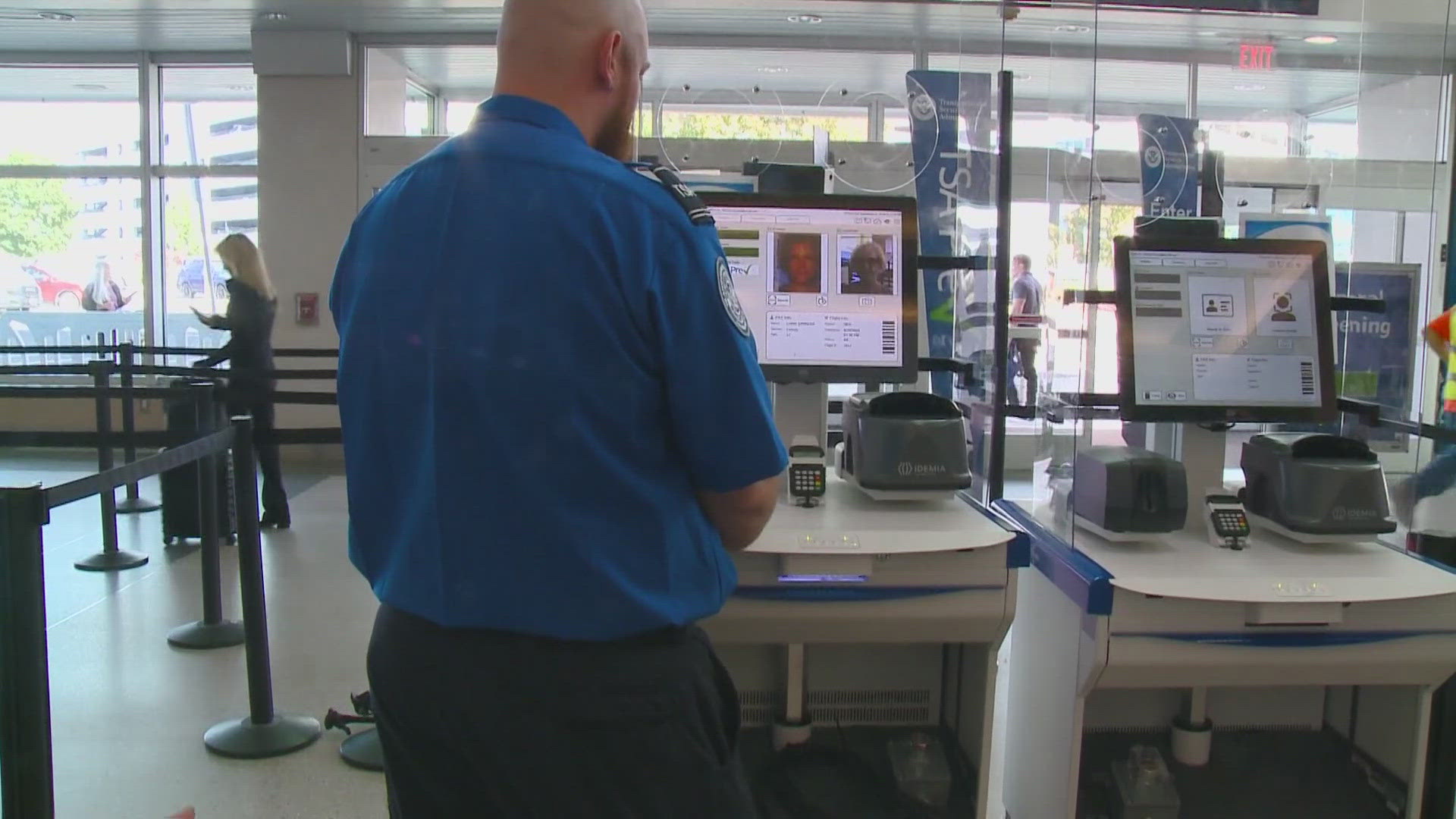 The new machines, called CAT-2 units, use real-time photos to verify a traveler's identity.