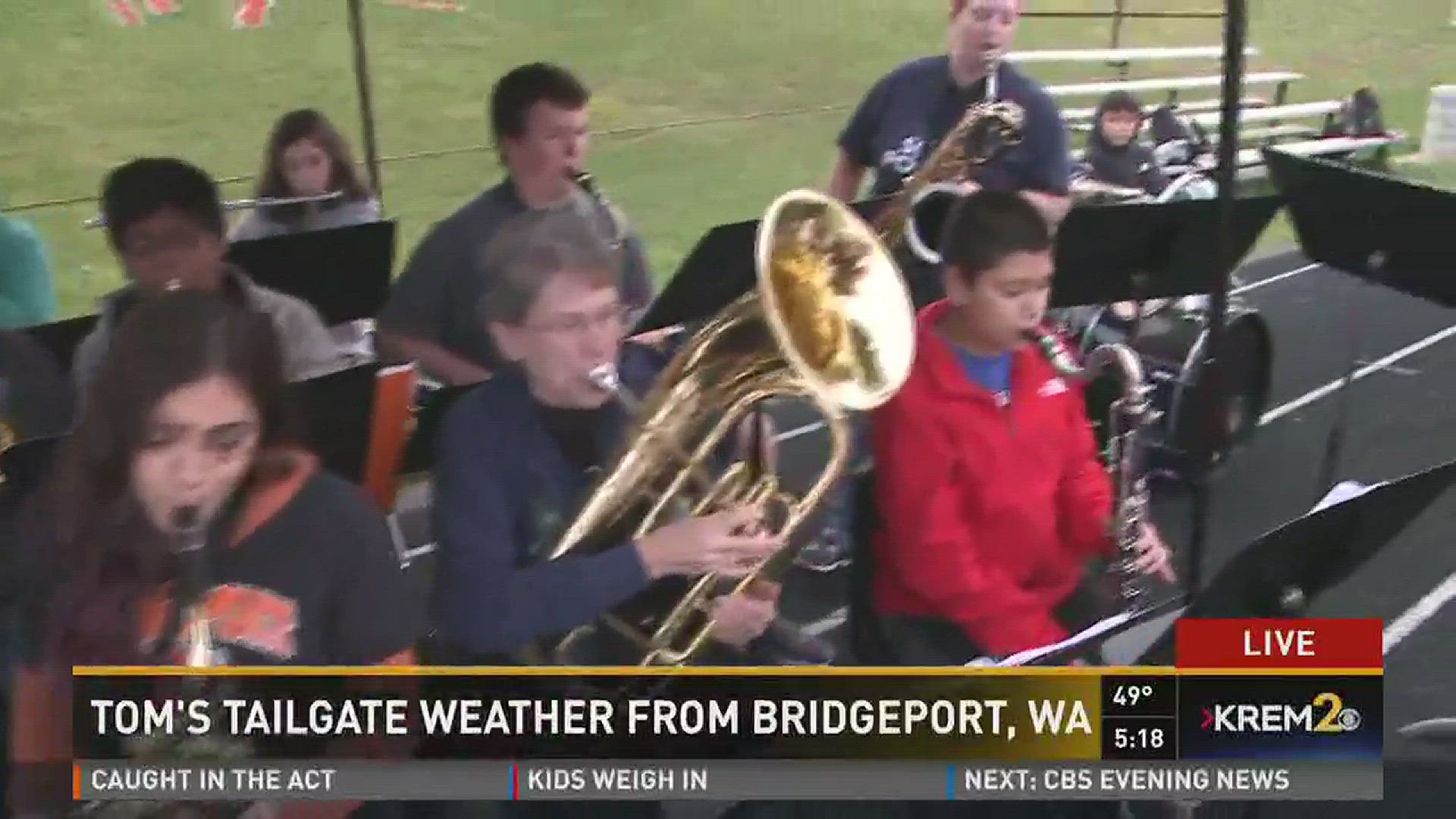 KREM 2's Tom Sherry talks to the band at Bridgeport High School during his Tom's Tailgate Weather segment. (Oct. 21, 2016 at