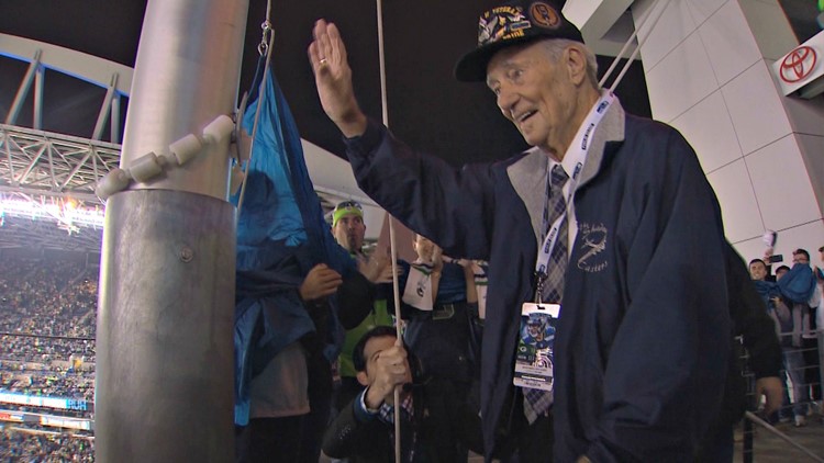 Service members, veterans honored at Seahawks game