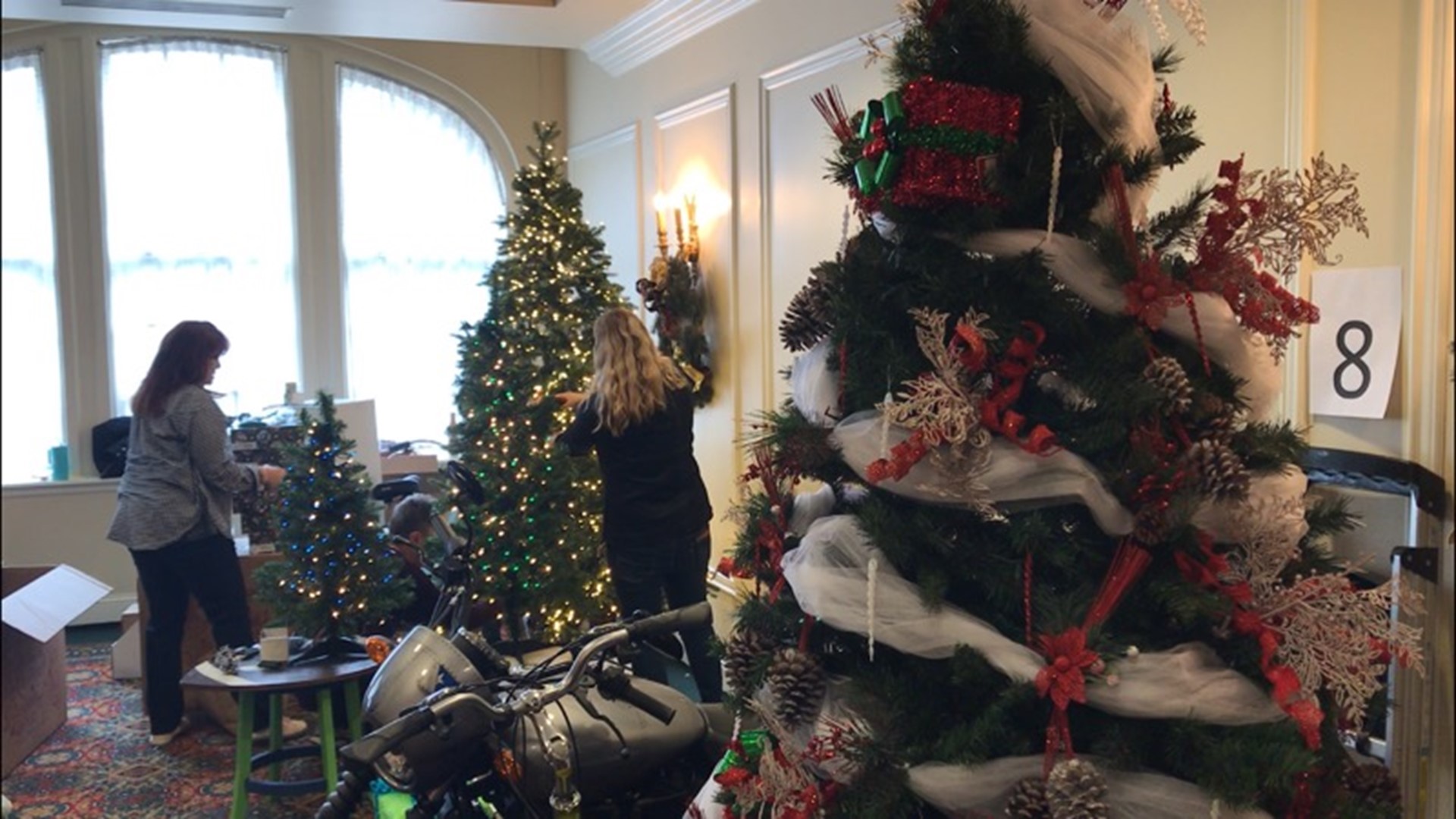 Army of volunteers creates Christmas Tree Elegance in Spokane