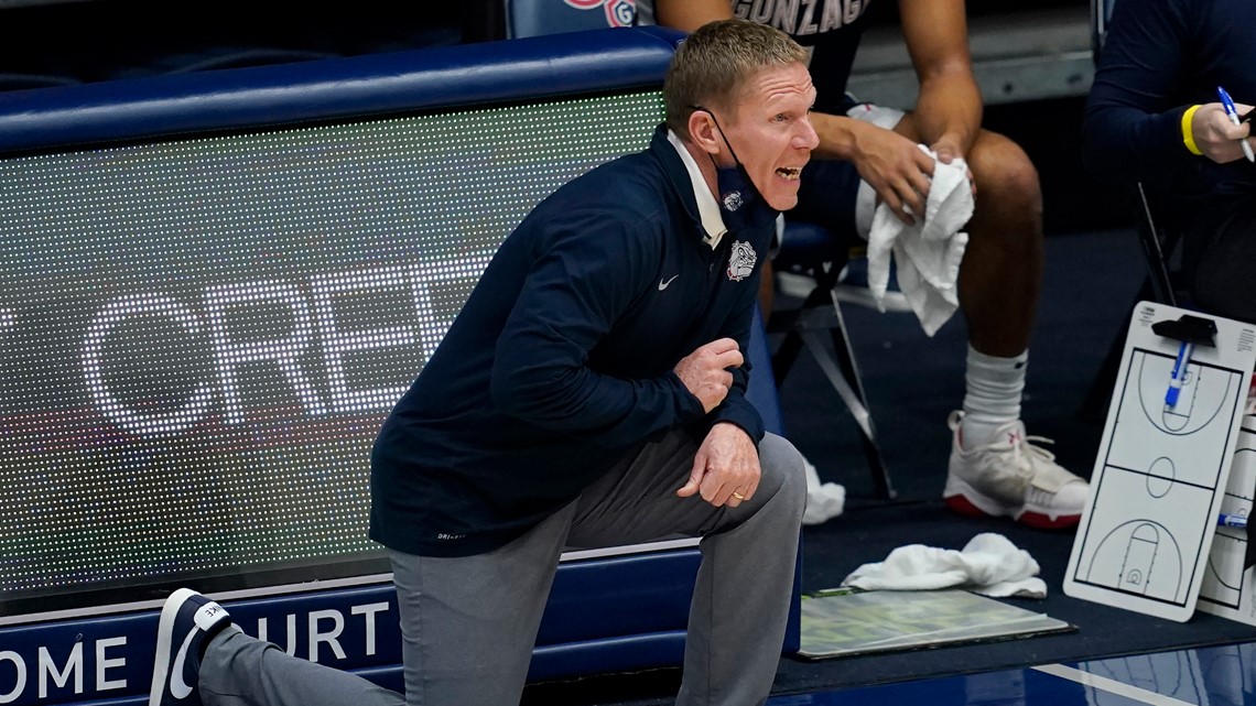 Gonzaga basketball coach Mark Few's driver's license suspended following DUI