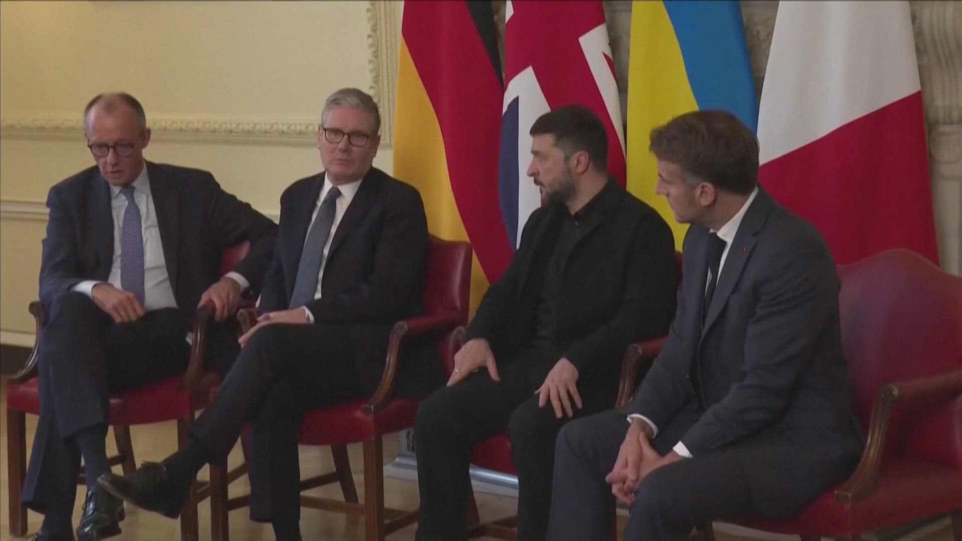 ロシア語　エドワード・ラジンスキー『Цари и самозванцы』 Volodymyr Zelensky meets with European leaders to negotiate end to