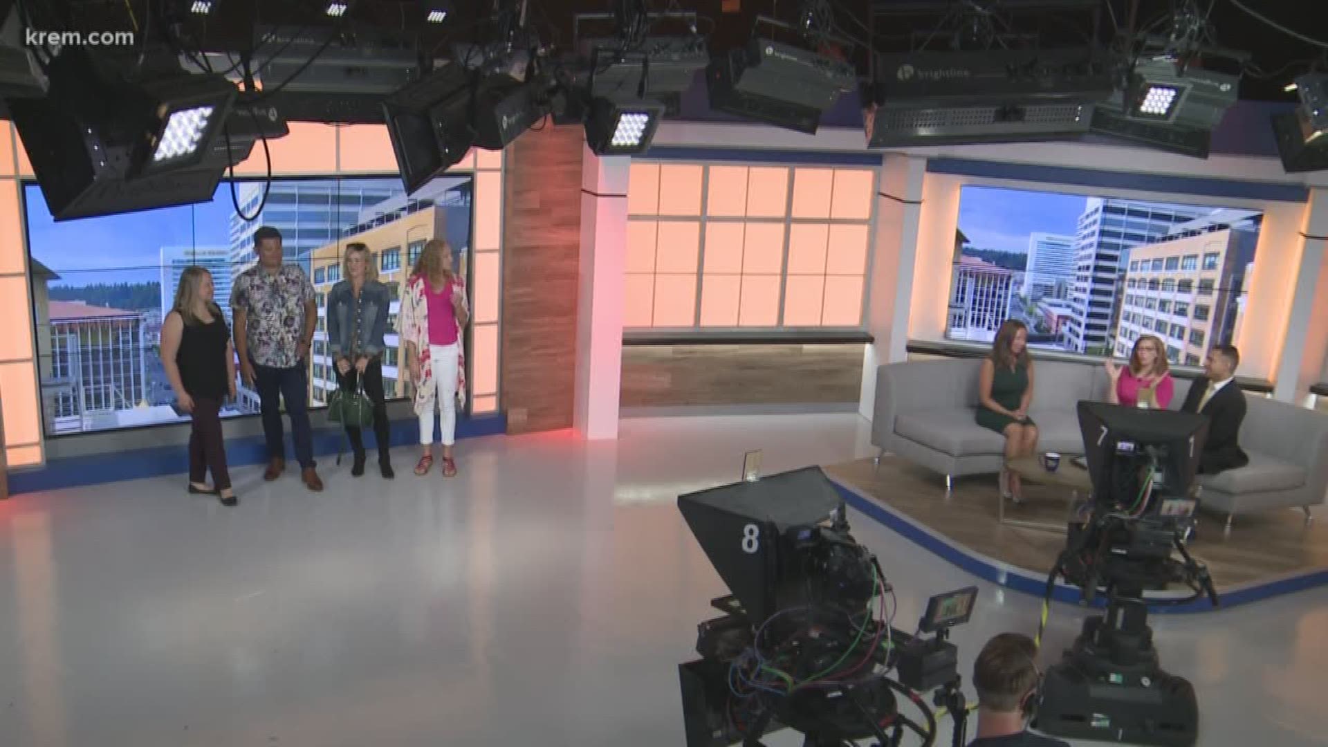 KREM's Jen York and Evan Noorani take a look at some hot travel fashion with Macy's style expert Nicole Risinger.