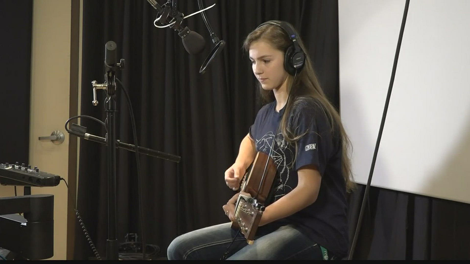 Local girl writes song to honor Freeman Community (9-19-17)