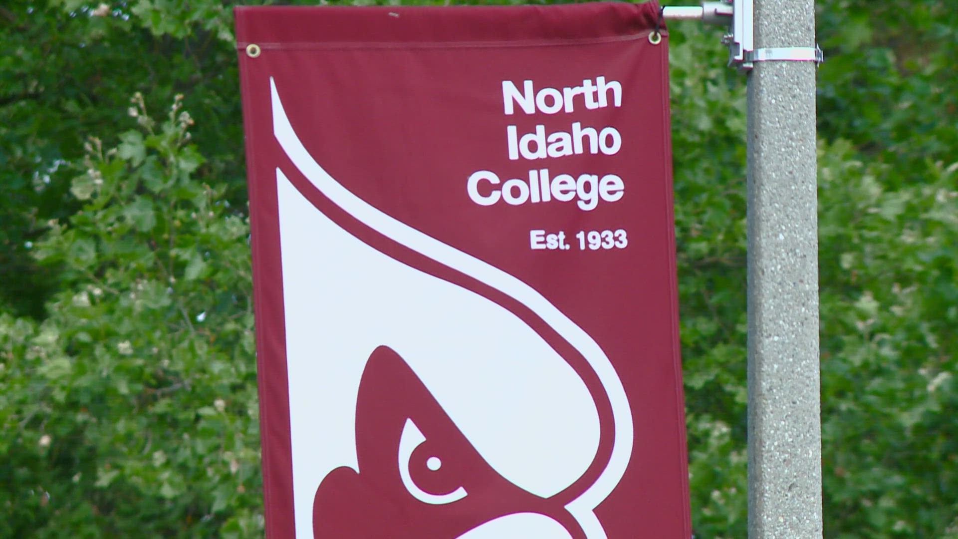 North Idaho College trustees are meeting Wednesday night for the first time since holding onto its accreditation.