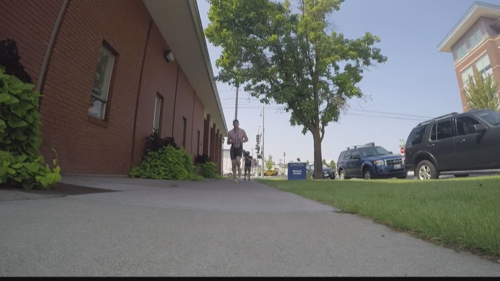KREM 2's Jane McCarthy meets a man who is recovering from an injury, competing in Ironman Sunday and only signed up a week before the triathlon.