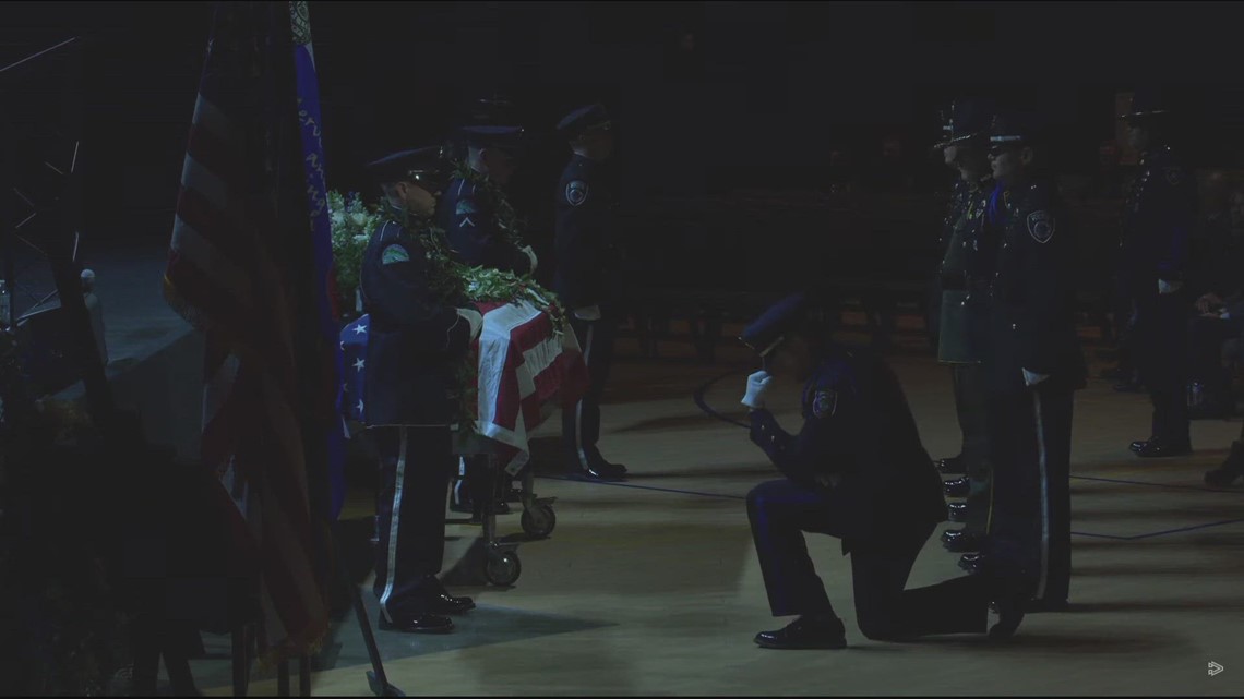 Post Falls community lines rainy streets to honor fallen police officer - Vimarsana News