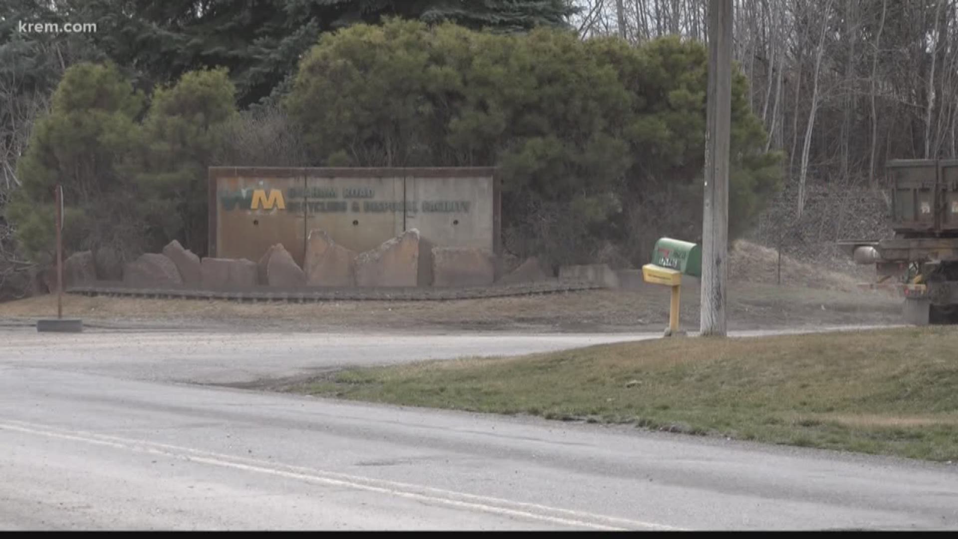 KREM 2's Amanda Roley learned about 3-hundred dead Starlings were cleaned up on the base.