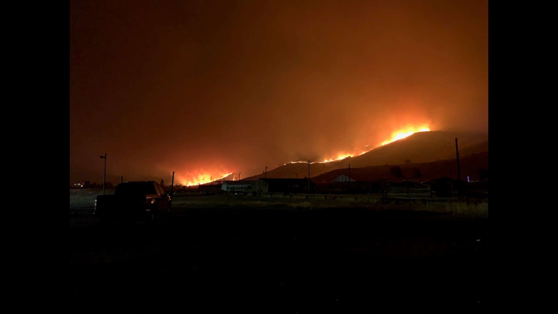 Photos and videos of fires near Nespelem