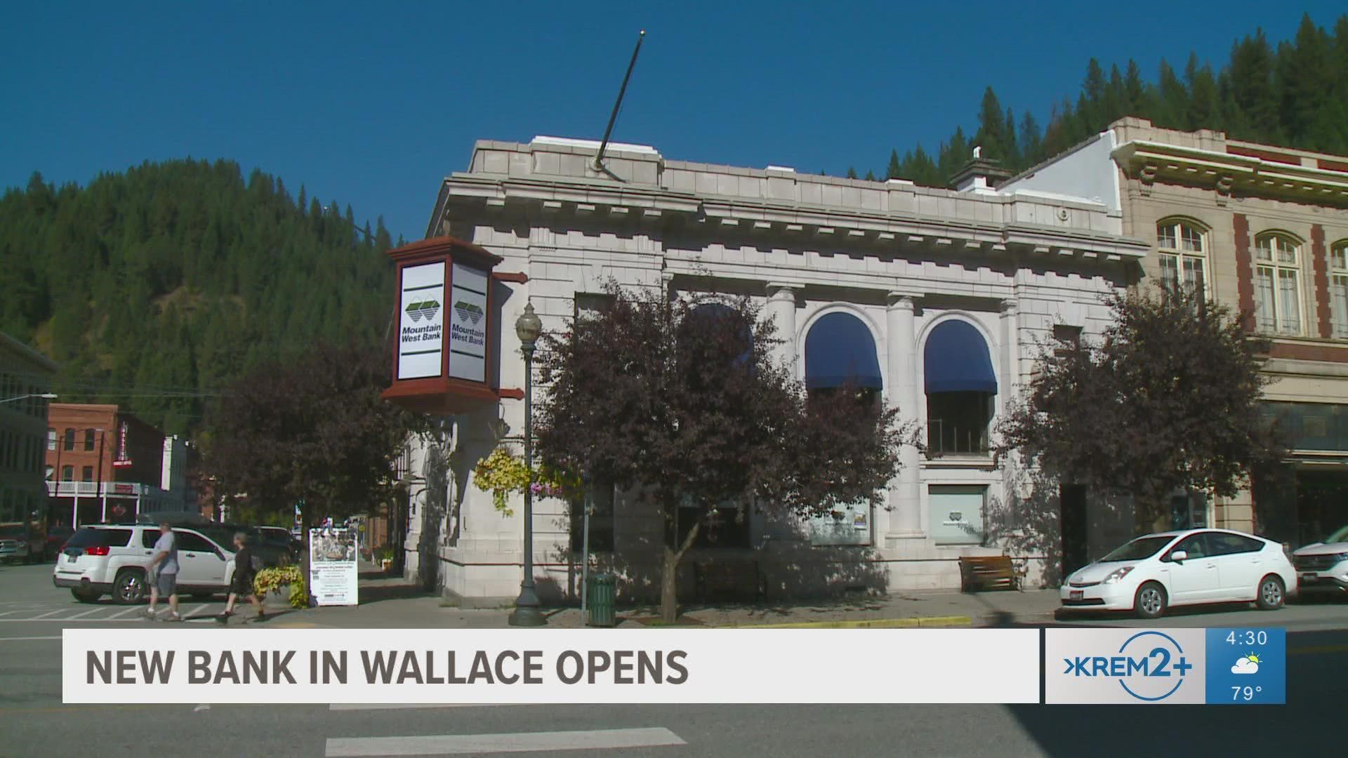 The only bank in the town of Wallace closed 10 month ago forcing people to travel long distances to get bank services.