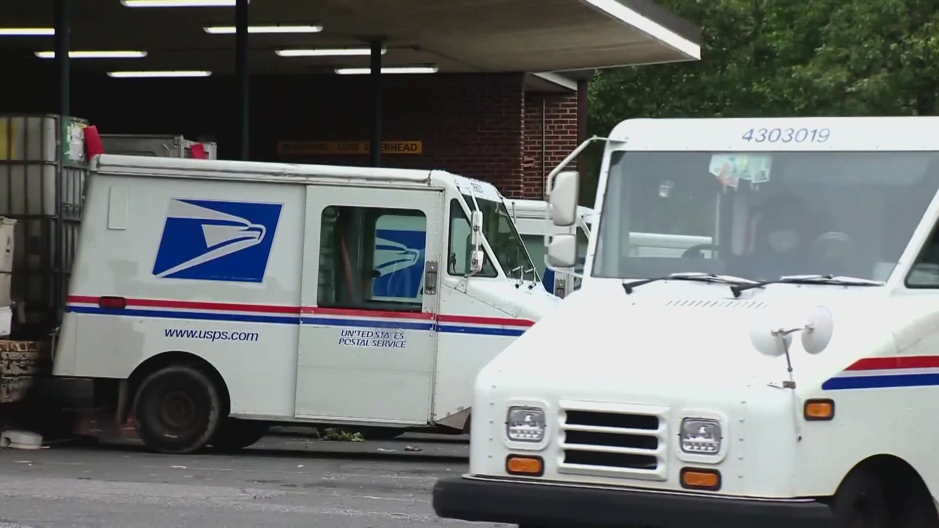 USPS is looking to hire more than 1,000 people across the state of Washington.