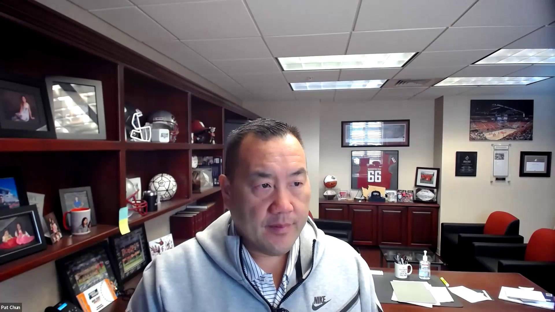 WSU Athletic Director Pat Chun discusses the push to keep the Pac-12 together after several teams head to other conferences.