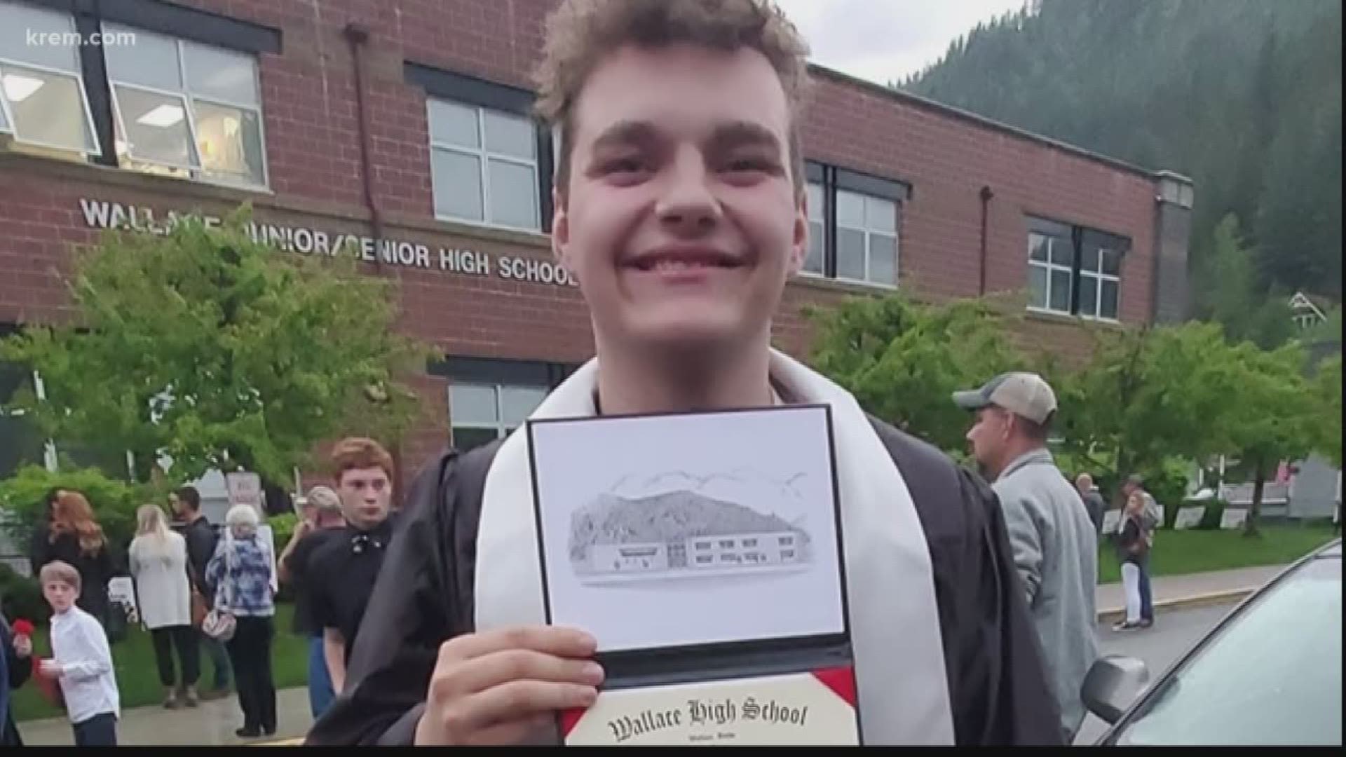 KREM Reporter Taylor Viydo spoke with the family of Colten A. Holzheu, an 18-year-old who lost his life in a car wreck on Saturday night.